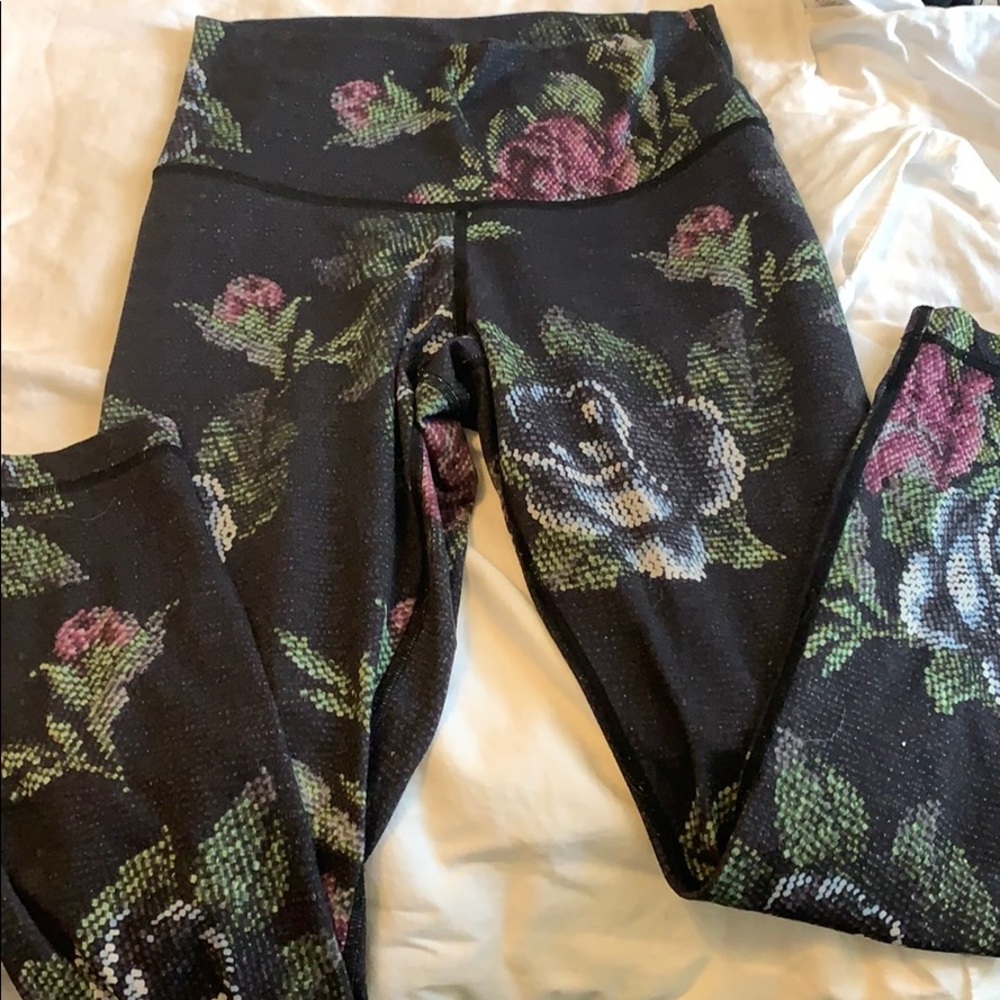 Lululemon patterned capris
